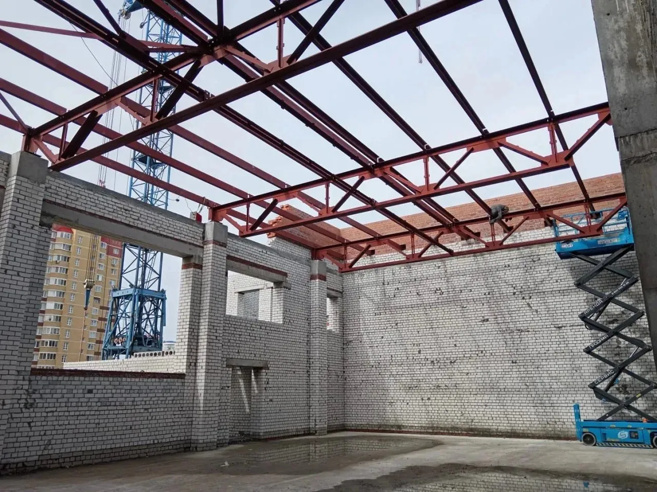 картинка для статьи:Кровельные фермы для школы г. Тюмень, мкр. Ямальский