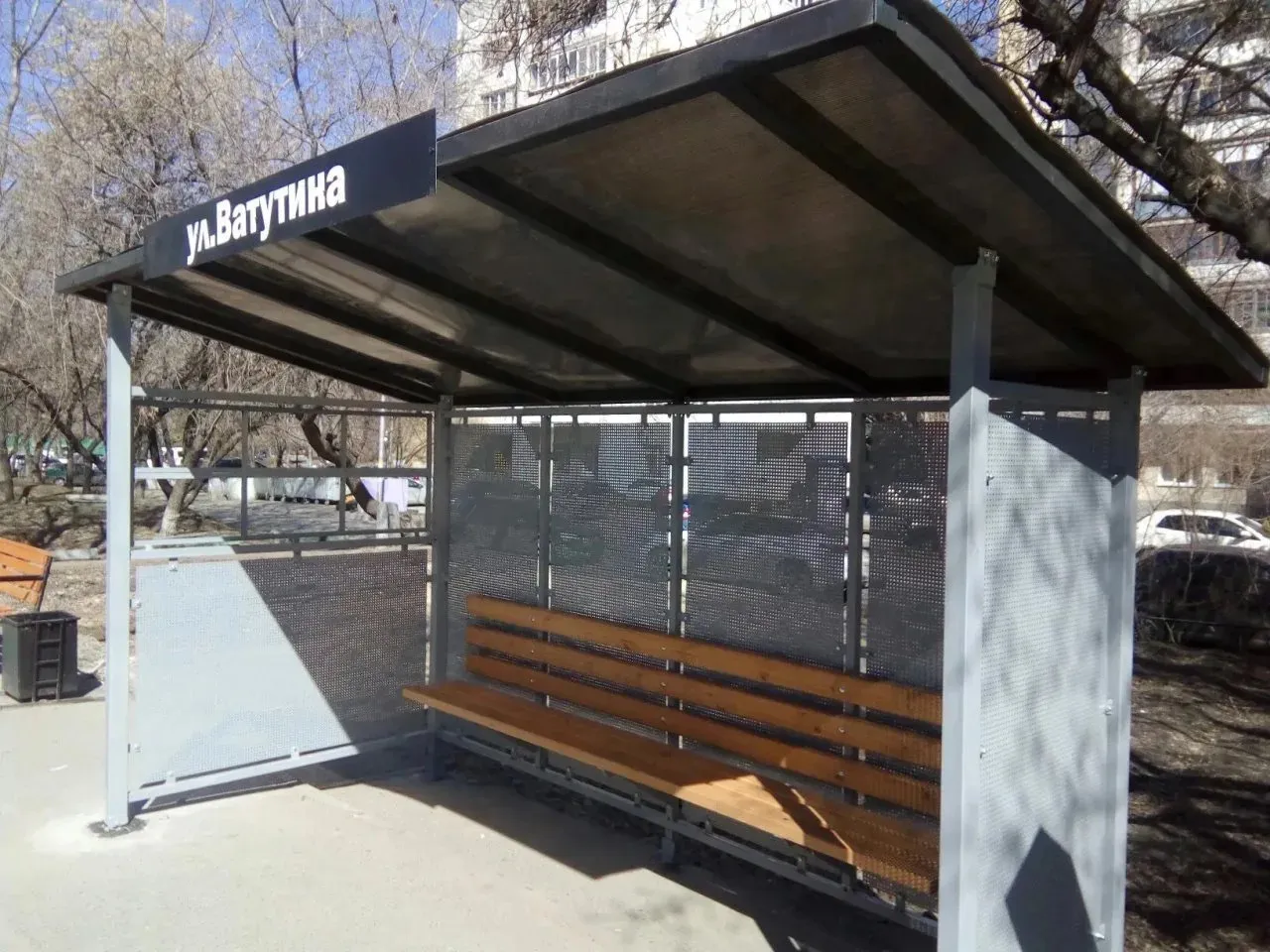 картинка для статьи:Элементы дорожной инфраструктуры, остановочные павильоны , ограждения, экраны