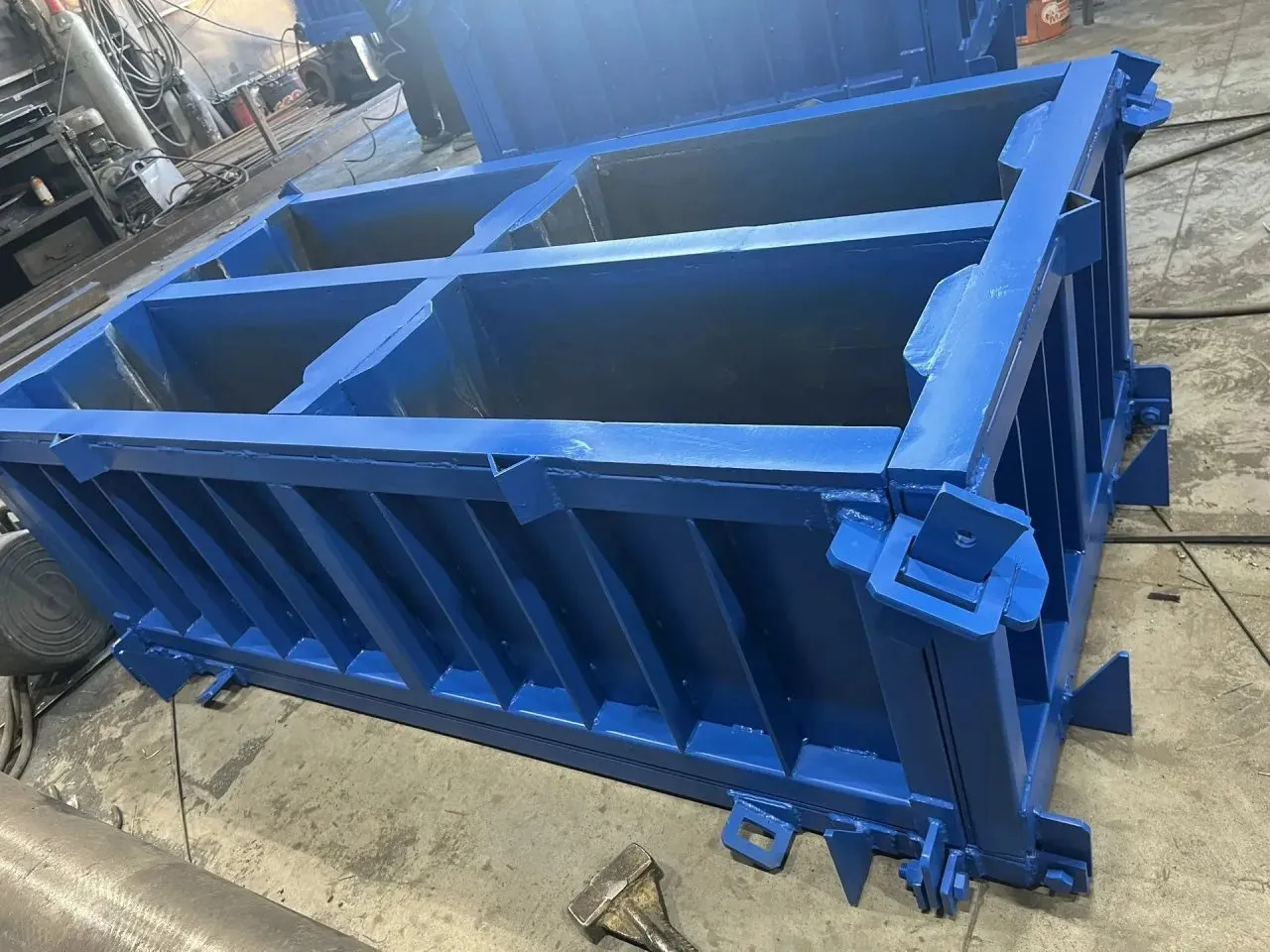 картинка для статьи:Металлоформы для изготовления ЖБИ